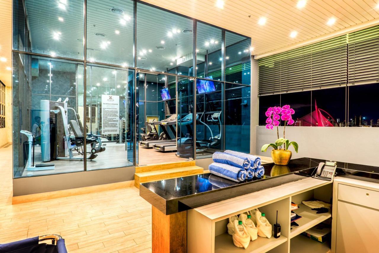 Zenith Hotel Путраджая Екстериор снимка The gym at the hotel